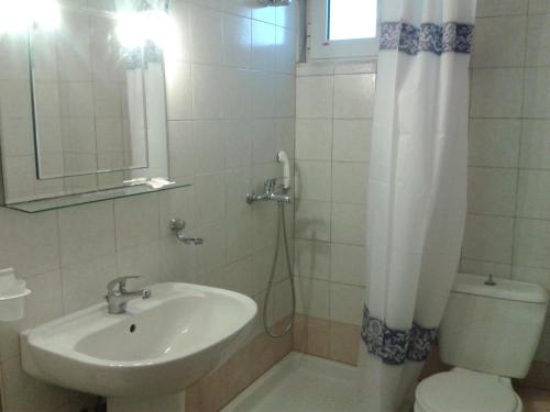 Imagen de la habitación del Hotel Isidora, Loutra Traianoupolis. Foto 7