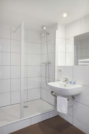 Imagen de la habitación del Hotel Isidore Nice Ouest. Foto 13