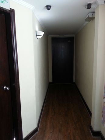 Imagen de los interiores del Hotel Iskandar Sinsuran Guesthouse. Foto 15