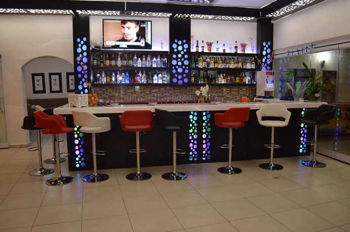 Imagen del bar/restaurante del Hotel Isla Apartments. Foto 3