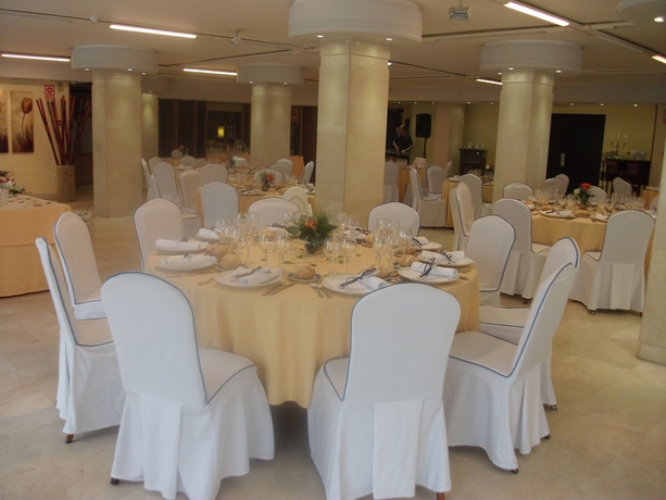 Imagen del bar/restaurante del Hotel Isla Bella. Foto 2