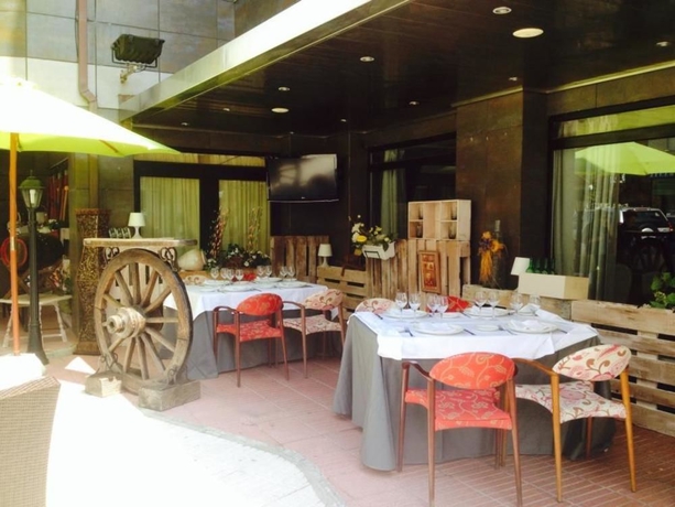 Imagen del bar/restaurante del Hotel Isla Bella. Foto 3