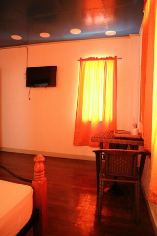 Imagen de la habitación del Hotel Isla Bonita Beach Resort. Foto 16