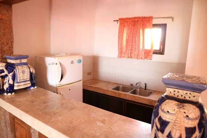 Imagen de la habitación del Hotel Isla Bonita Beach Resort. Foto 24