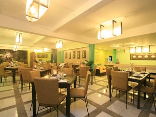 Imagen del bar/restaurante del Hotel Isla Boracay. Foto 2