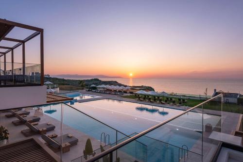 Imagen general del Hotel Isla Brown Chania Resort, Curio Collection By Hilton. Foto 1