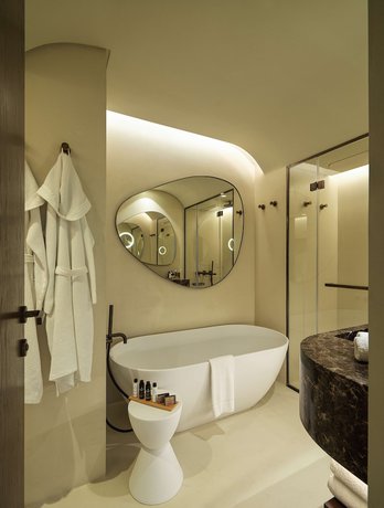 Imagen de la habitación del Hotel Isla Brown Corinthia Resort And Spa, Curio Collection Hilton. Foto 3