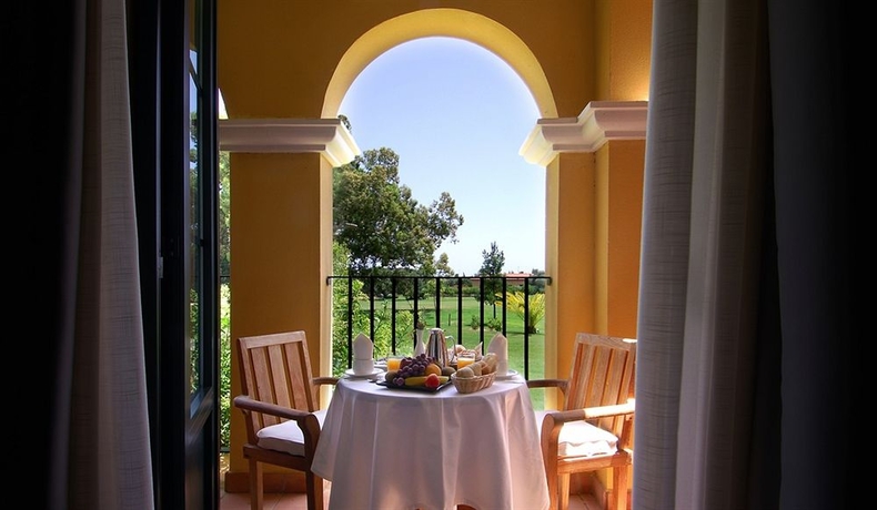 Imagen de la habitación del Hotel Isla Canela Golf. Foto 3