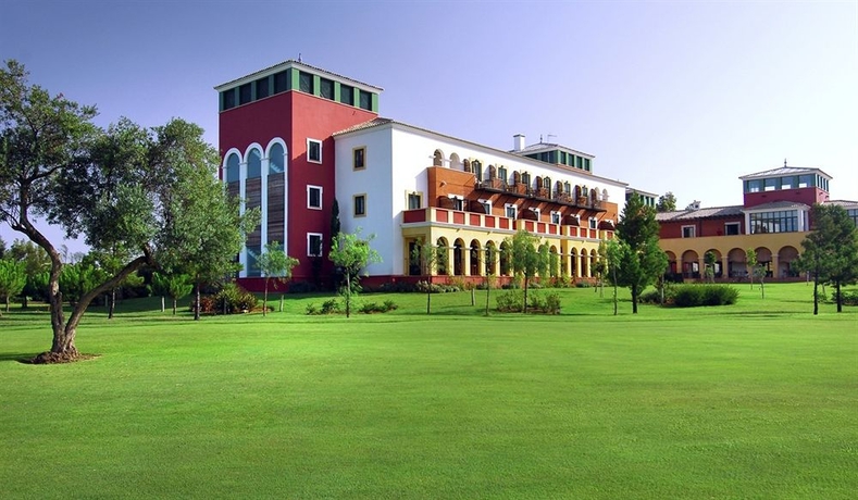 Imagen de los exteriores del Hotel Isla Canela Golf. Foto 7