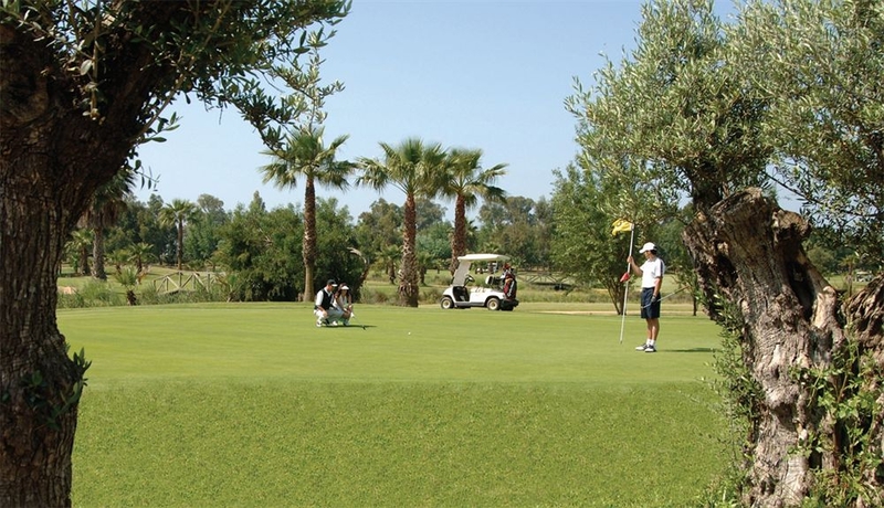 Imagen de los exteriores del Hotel Isla Canela Golf. Foto 8