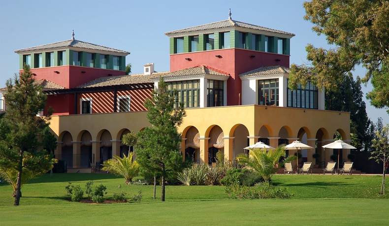 Imagen de los exteriores del Hotel Isla Canela Golf. Foto 9