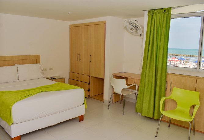 Imagen de la habitación del Hotel Isla Capri. Foto 6