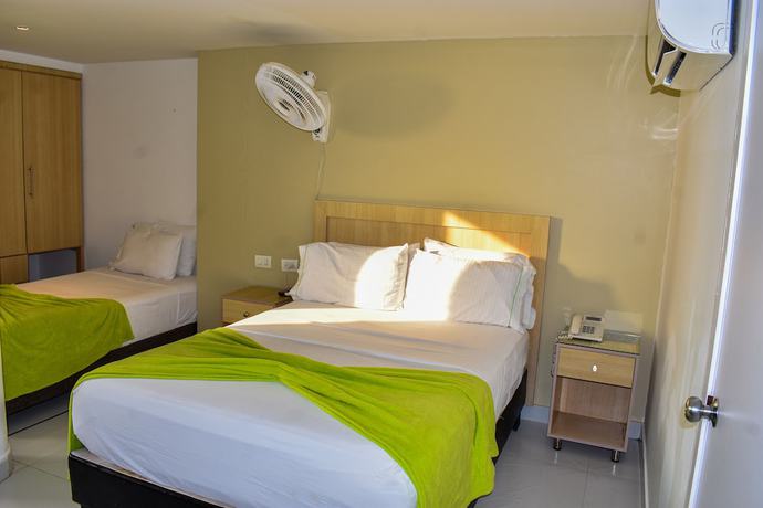 Imagen de la habitación del Hotel Isla Capri. Foto 11