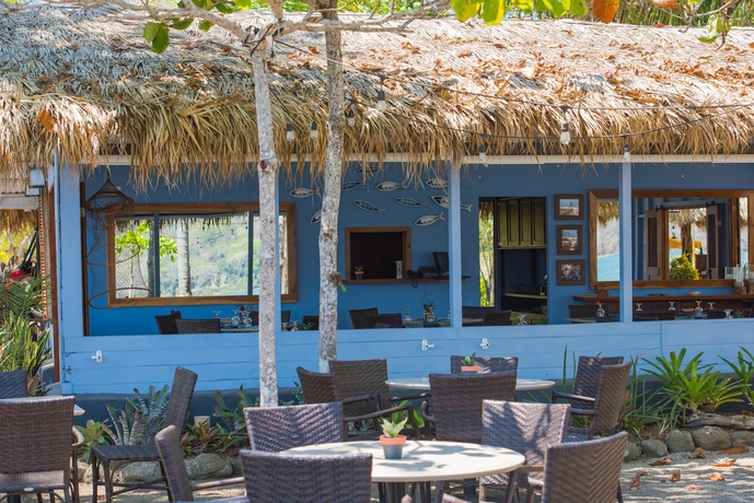 Imagen del bar/restaurante del Hotel Isla Chiquita Glamping. Foto 9