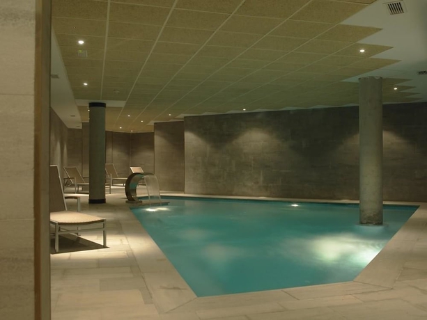 Imagen de la piscina del Hotel Isla De La Garena. Foto 19