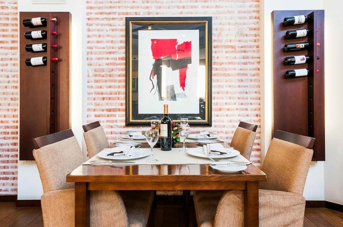 Imagen del bar/restaurante del Hotel Isla De La Garena. Foto 3