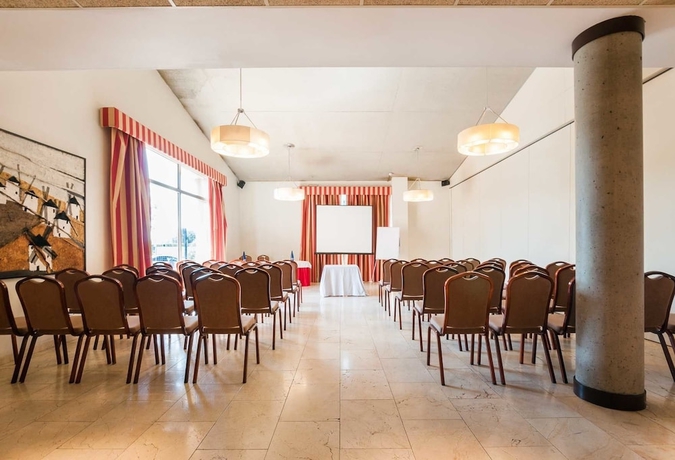 Imagen de los interiores del Hotel Isla De La Garena. Foto 16