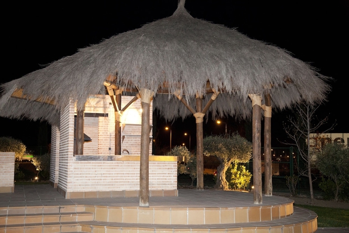 Imagen de los exteriores del Hotel Isla De La Garena. Foto 12