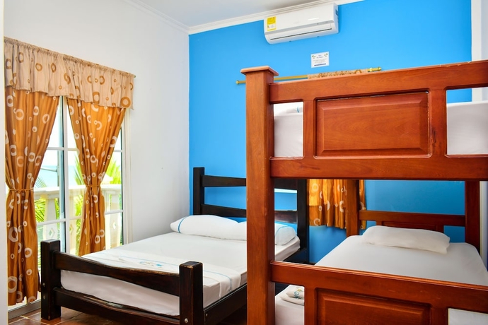 Imagen de la habitación del Hotel Isla M&aacute;gica Cove&ntilde;as. Foto 7