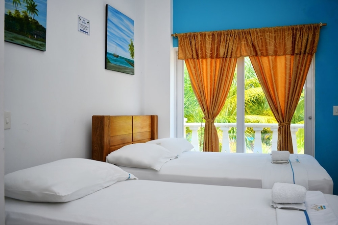 Imagen de la habitación del Hotel Isla M&aacute;gica Cove&ntilde;as. Foto 16