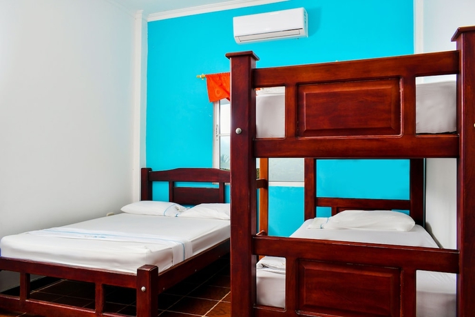 Imagen de la habitación del Hotel Isla M&aacute;gica Cove&ntilde;as. Foto 19