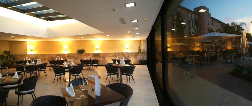 Imagen del bar/restaurante del Hotel Isla Mallorca and Spa. Foto 3