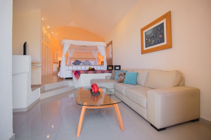 Imagen de la habitación del Hotel Isla Mazatlan Residence Club. Foto 2