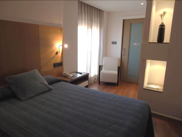 Imagen de la habitación del Hotel Isla Nova. Foto 15