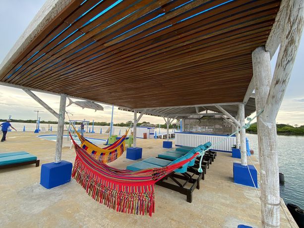 Imagen de la piscina del Hotel Isla Palma. Foto 18