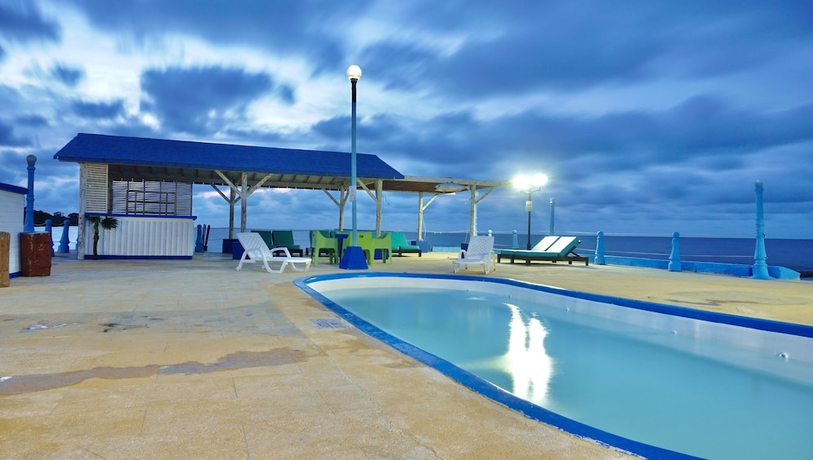 Imagen de la piscina del Hotel Isla Palma. Foto 19