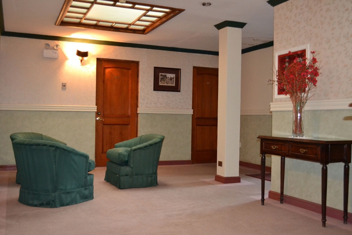 Imagen de los interiores del Hotel Isla Rey Jorge. Foto 7