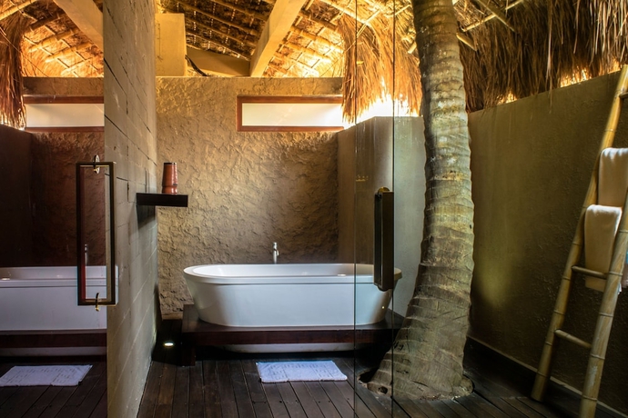 Imagen de la habitación del Hotel Isla Taj&iacute;n Beach and River Resort. Foto 7