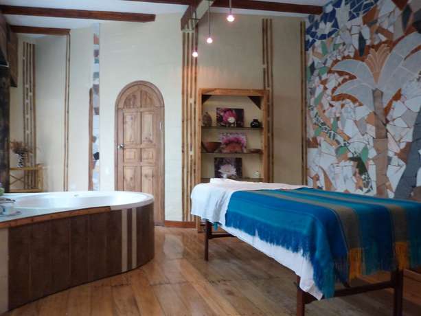 Imagen de los interiores del Hotel Isla de Ba&ntilde;os Hosteria y Spa. Foto 17