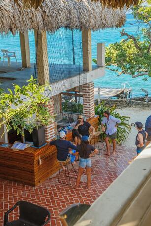 Imagen general del Hotel Isla del Pirata - Oficina de Reserva. Foto 6