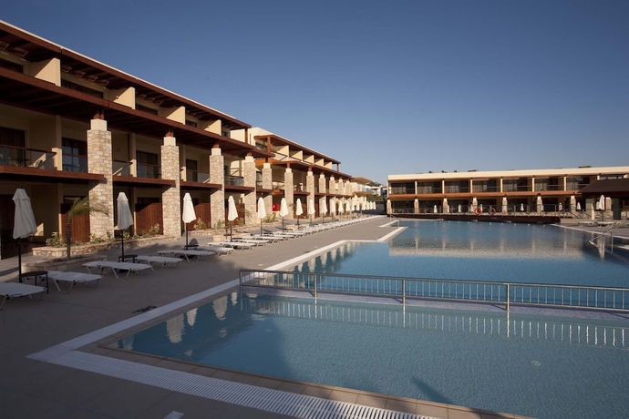 Imagen de la piscina del Hotel Island Blue. Foto 10