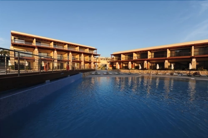 Imagen de la piscina del Hotel Island Blue. Foto 14