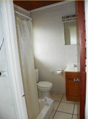 Imagen de la habitación del Hotel Island Breeze Inn. Foto 4