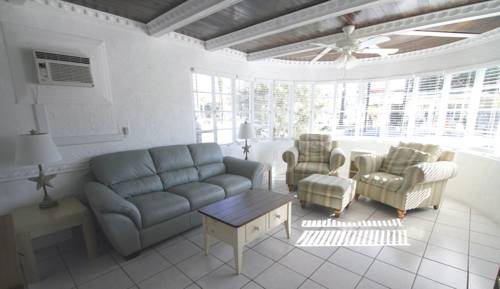 Imagen de la habitación del Hotel Island Breeze Inn. Foto 12
