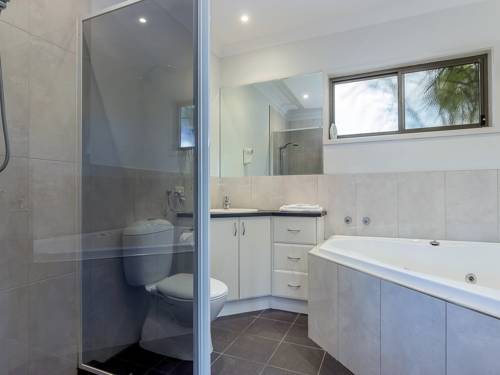 Imagen de la habitación del Hotel Island Cove Villas. Foto 4