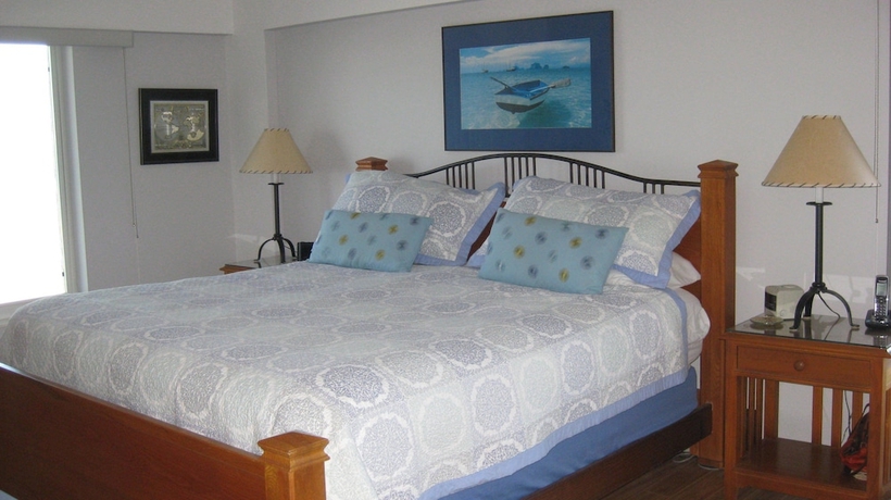 Imagen de la habitación del Hotel Island House Beach Resort. Foto 3