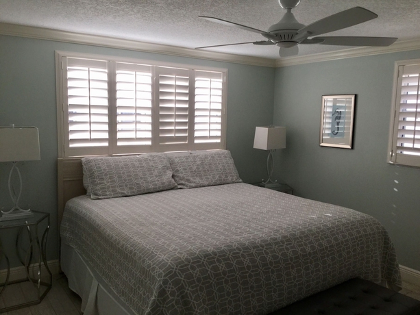 Imagen de la habitación del Hotel Island House Beach Resort. Foto 7