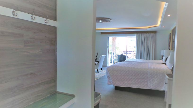 Imagen de los interiores del Hotel Island House. Foto 19