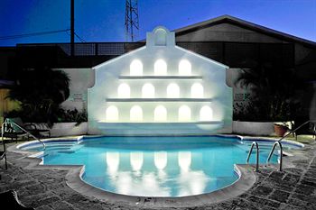 Imagen de la piscina del Hotel Island Inn All Inclusive. Foto 14