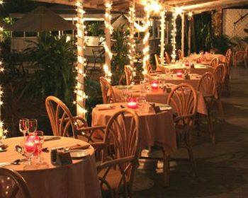 Imagen del bar/restaurante del Hotel Island Inn All Inclusive. Foto 2