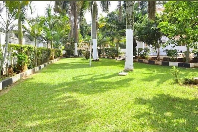 Imagen de los exteriores del Hotel Island Inn, Entebbe. Foto 6
