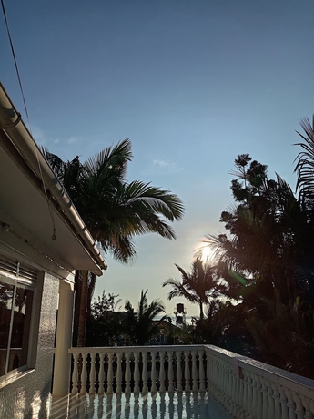 Imagen de los exteriores del Hotel Island Inn, Entebbe. Foto 8
