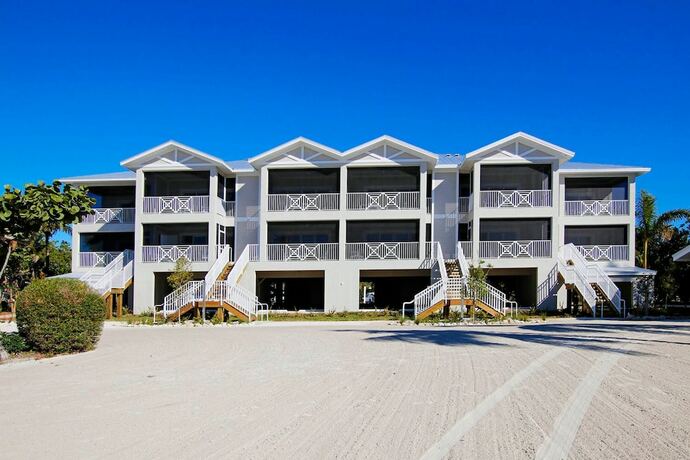 Imagen general del Hotel Island Inn, Ybel. Foto 7