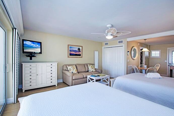 Imagen general del Hotel Island Inn, Ybel. Foto 8