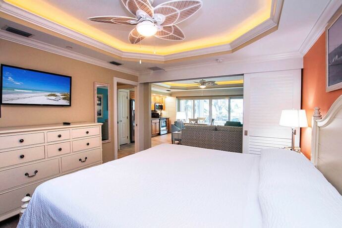 Imagen general del Hotel Island Inn, Ybel. Foto 11