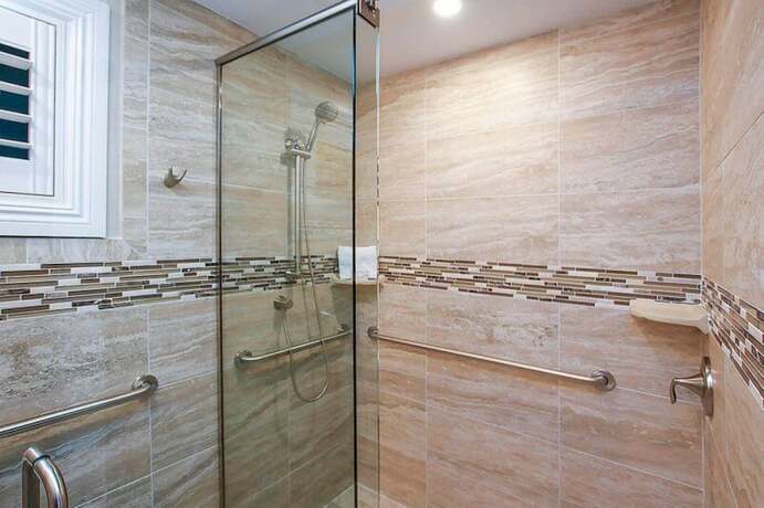 Imagen general del Hotel Island Inn, Ybel. Foto 12